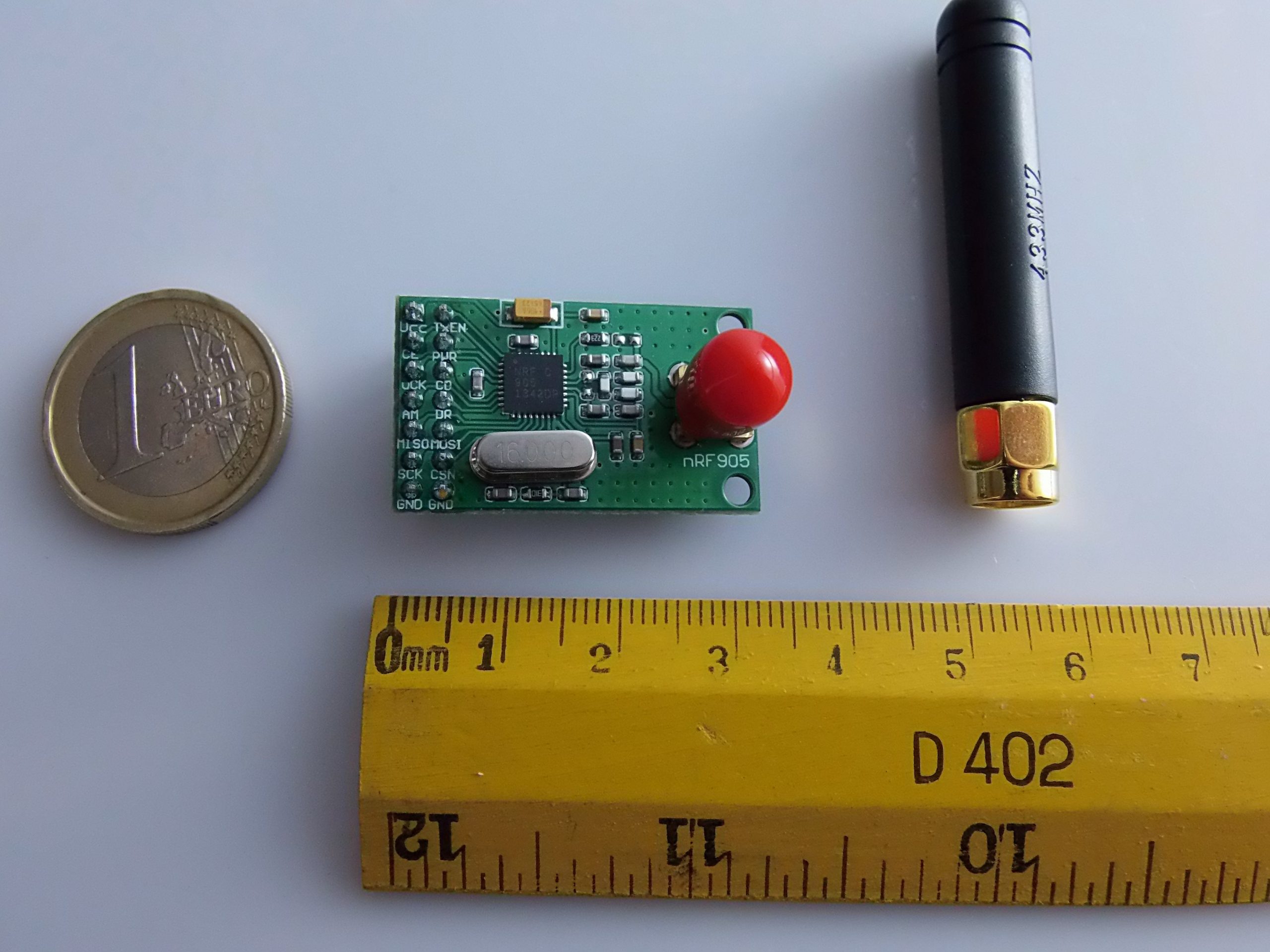 NRF905 Wireless Communication Transmission Modulo Arduino compatibile (PTR8000?+) con unntenna 433/486/915MHz NRF905 Wireless Communication Transmission Modulo Arduino compatibile (PTR8000?+) con unntenna 433/486/915MHz
