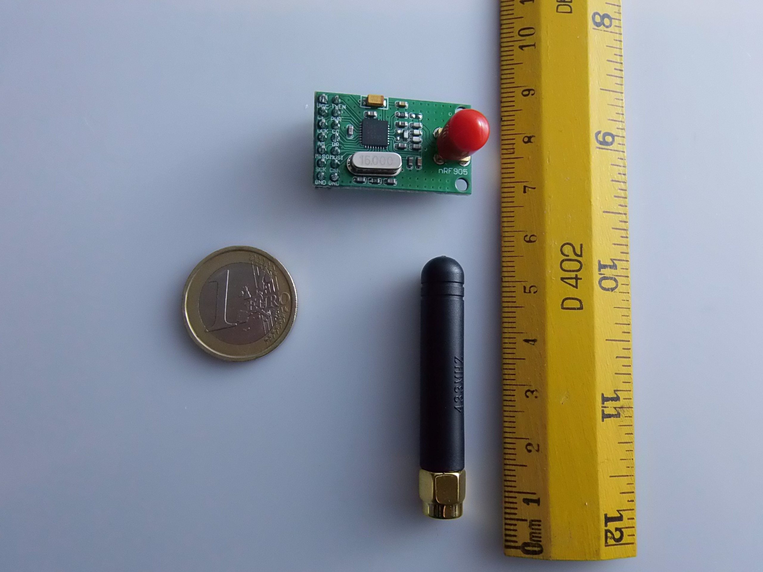 NRF905 Wireless Communication Transmission Modulo Arduino compatibile (PTR8000?+) con unntenna 433/486/915MHz NRF905 Wireless Communication Transmission Modulo Arduino compatibile (PTR8000?+) con unntenna 433/486/915MHz