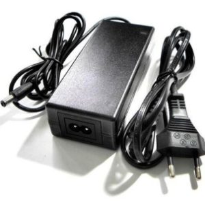 ALIMENTATORE 12V 2 A AMPERE PER TELECAMERA STRISCIA LED INNESTO 2.1/5.5mm CCTV