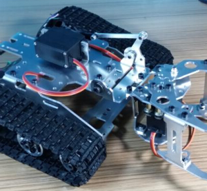 Telaio Base Rover Robot in Metallo con Pinza e Servo Motori TK003
