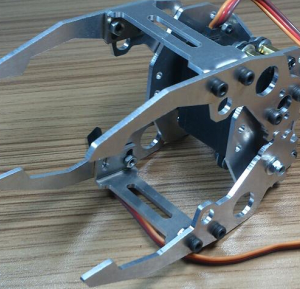 Pinza in Metallo Multiuso Robot Rover con Servo Motore TK007