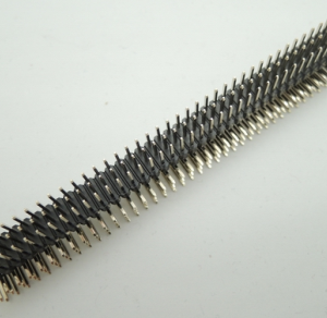 Maschio Pin Header 3*40 2.54 Spaziatura Pitch Bend Angle