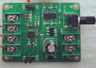 **Alt-text:** Scheda elettronica Arduiner per driver motore brushless DC, funziona con corrente 9V-12V su 3 o 4 linee. SKU AR