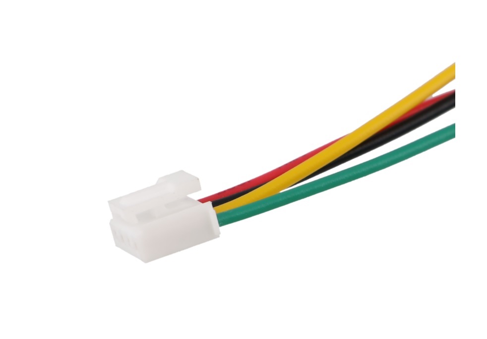 Connessi due cavi di colore diverso di 20 cm con connettori a testa invertita, idealmente utilizzabili per progetti Arduino.
