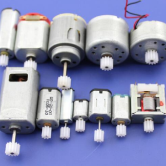 Kit di micro motori DC Arduiner con 12 pezzi diversi, inclusi modelle SRF300, K10, 140, 310, M20, 180, 130, 020, 1230, 90, N2