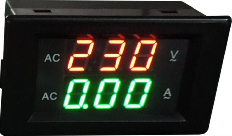 **Alt-text per SEO/accessibilità:** "Voltmetro e amperometro digitale Arduiner YB4835VA, 500V/50A, con display a LED verde e