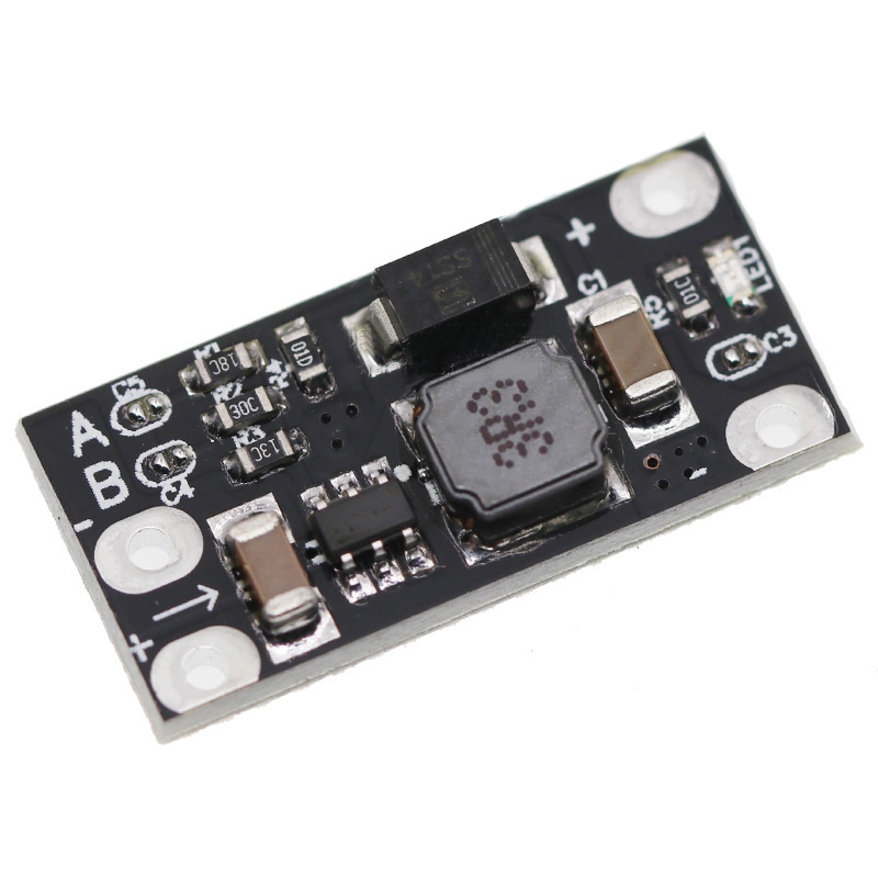 Modulo Mini Boost multifunzione Scheda Step Up 5V/8V/9V/12V 1.5A Indicatore LED Modulo di Tensione
